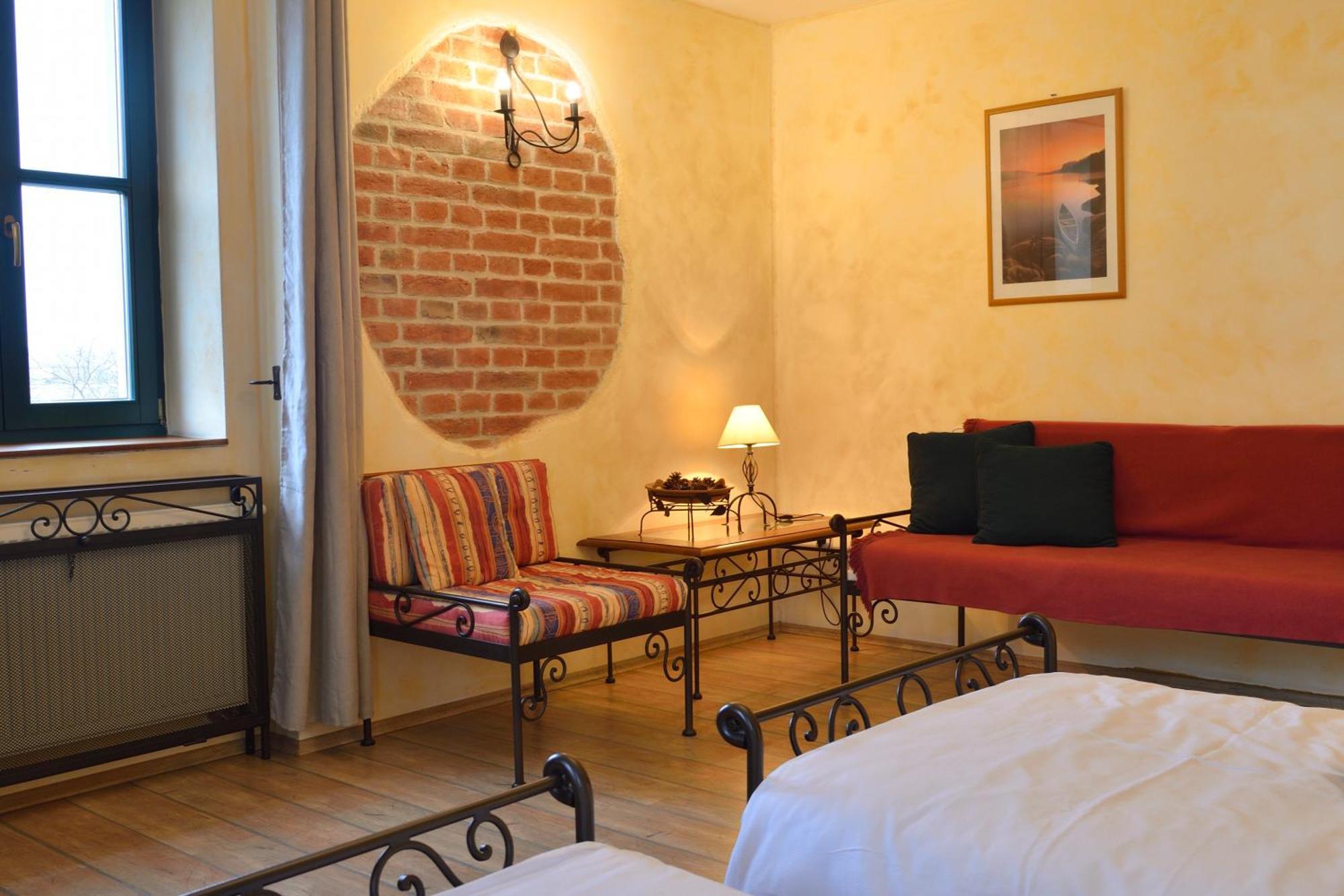 Hotel Via Ironia Високе-Мито Экстерьер фото